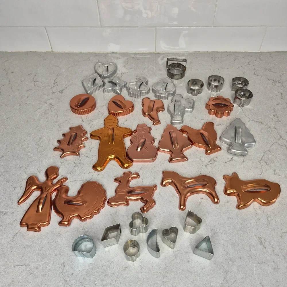 Vintage Metal Cookie Cutter Lot Of 34‎